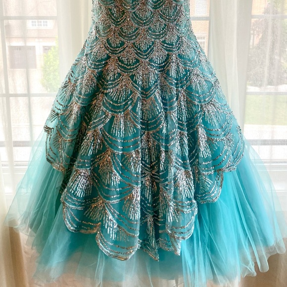 Sherri Hill SEQUIN EVENING GOWN - Picture 2 of 6